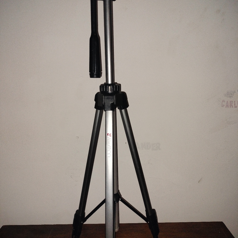 Camera tripod - Picture 2 of 2